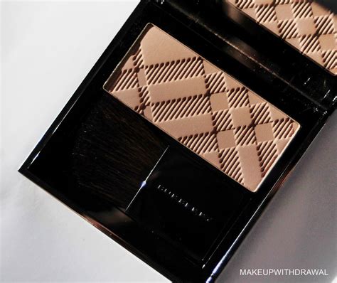 contouring burberry|Burberry light glow makeup.